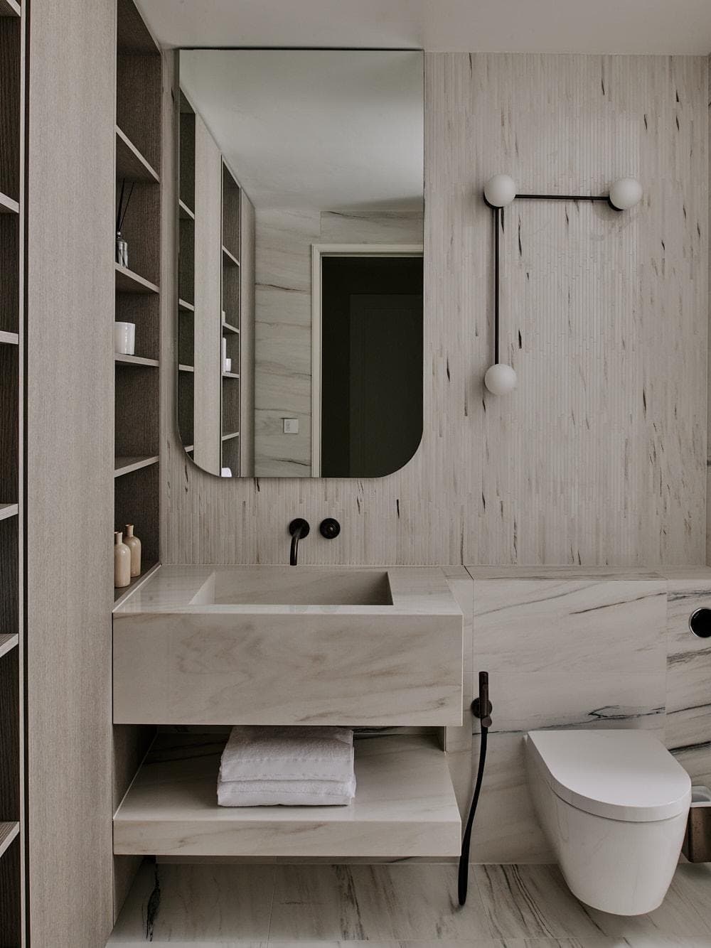 Bryanston Court — photo 4